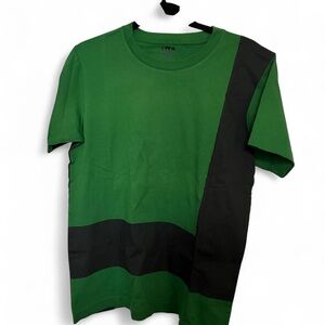 Uniqlo Carmen Herrera Short Sleeve Tee in Green with Black Accents